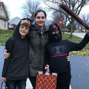 Meet your Posher, Sandy